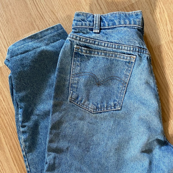 Vintage Levi’s jeans in perfectly distressed condition! - Picture 4 of 7